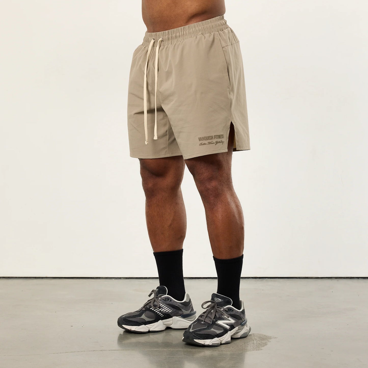 VANQUISH/ SAND SIGNATURE WOVEN SHORTS