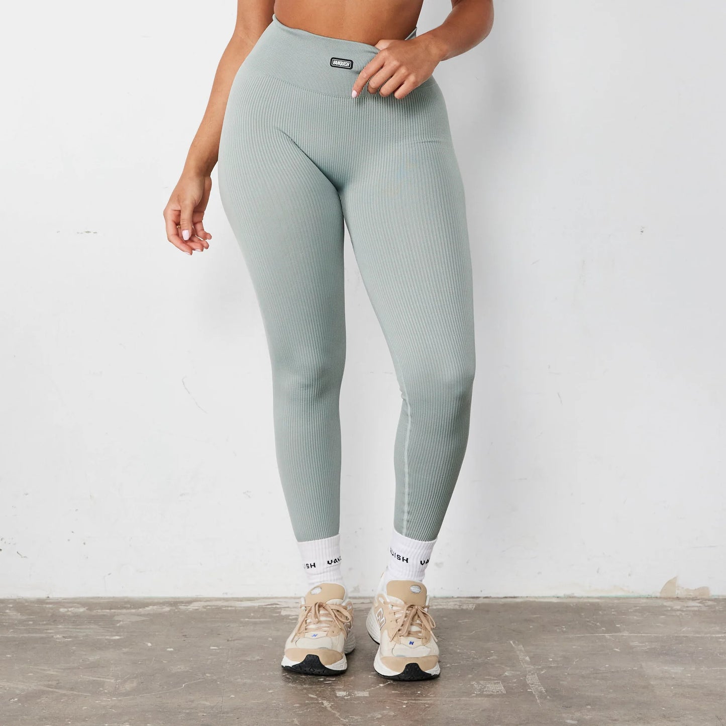 VANQUISH/ RIBBED SEAMLESS SLATE GREY LEGGING WOMAN