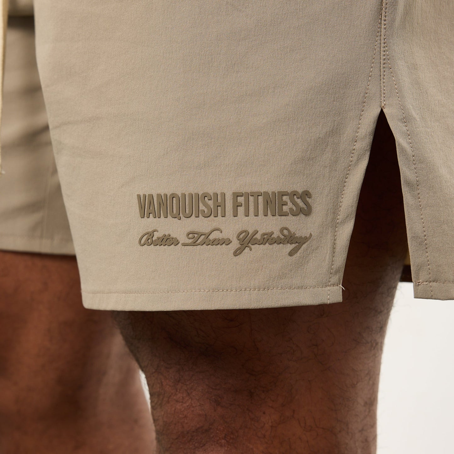 VANQUISH/ SAND SIGNATURE WOVEN SHORTS