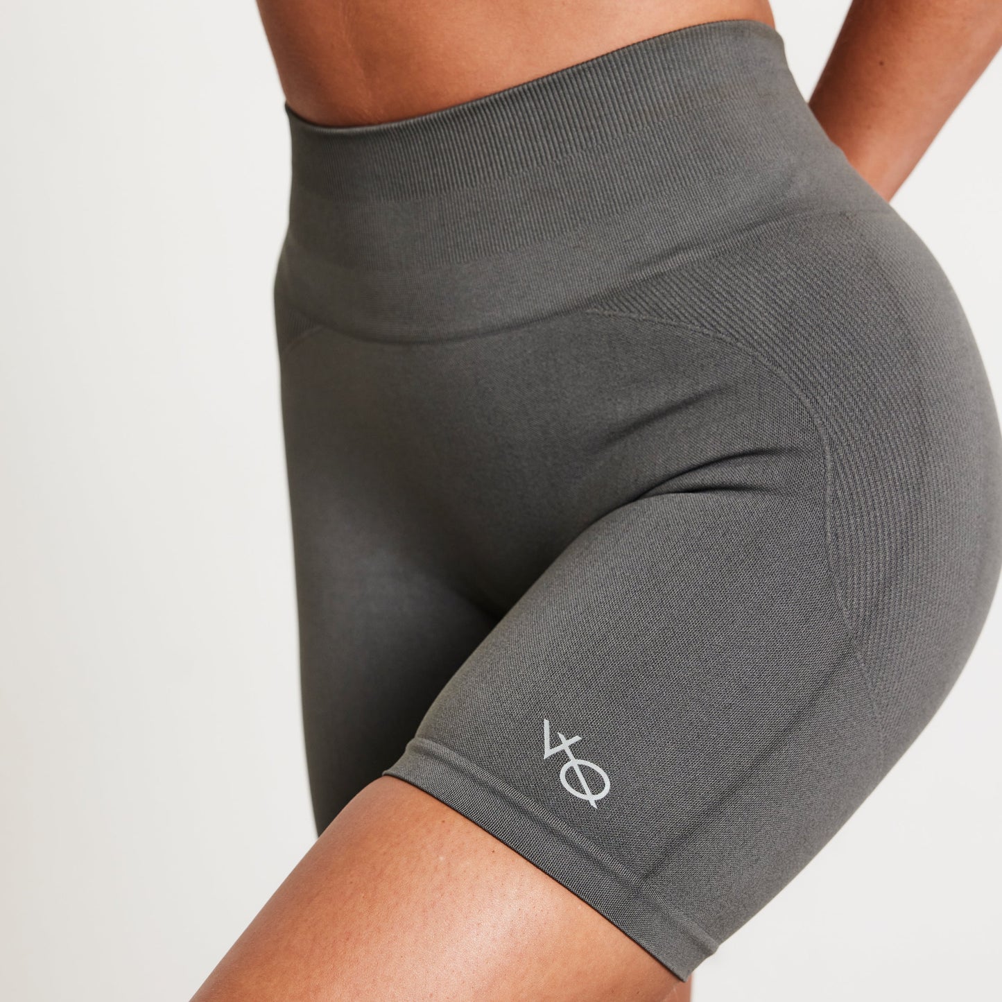 VANQUISH/ ELEVATE SEAMLESS SCRUNCH SHORTS WOMAN