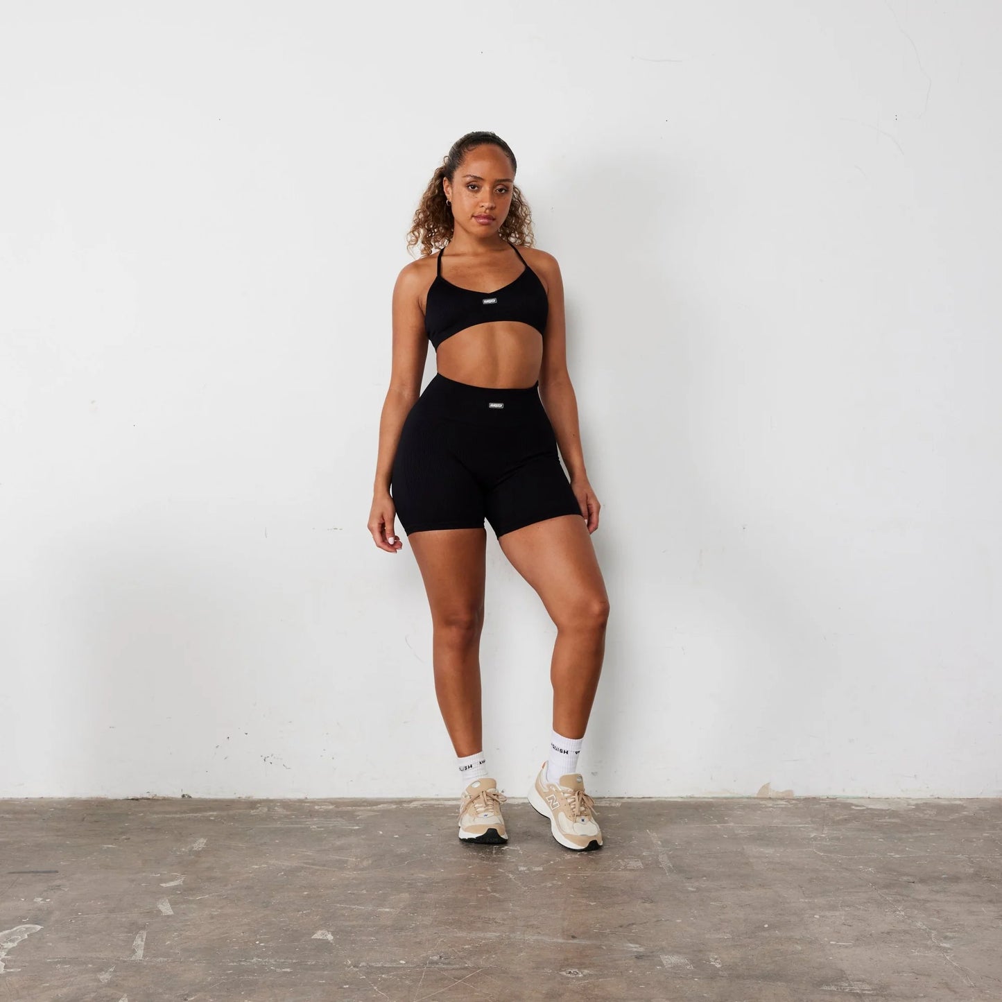 VANQUISH/ RIBBED SEAMLESS BLACK SHORTS WOMAN