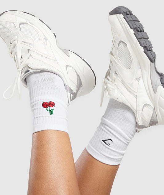GYMSHARK/ GRAPHIC CHERRIES CREW SOCK SINGLE WOMAN